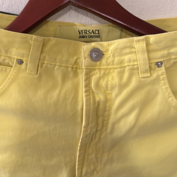 VERSACE JEANS COUTURE NEON YELLOW. NEVER WARN. 32 INCH WAIST AND 32 INCH INSEAM - Picture 2 of 8